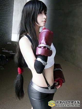 10大外媒点击最高的游戏美女COSPLAY照