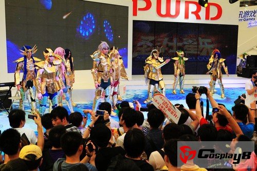 《圣斗士》Cosplay coser轮番上阵完美展台