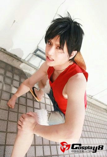 《海贼王》各版路飞Cosplay大集合 