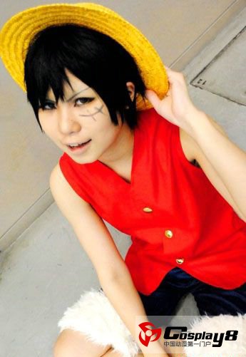 《海贼王》各版路飞Cosplay大集合 