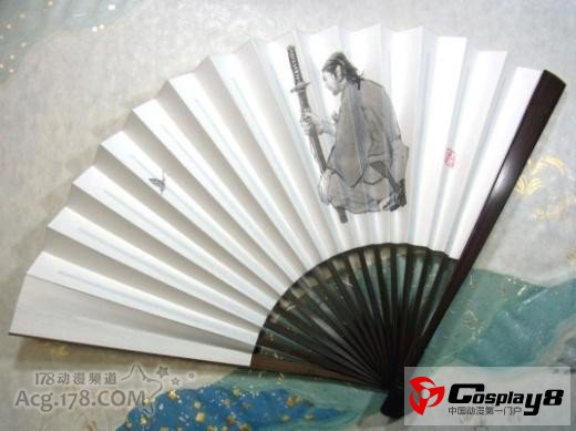 纯手工折扇图案是宫本武藏与佐佐木小次郎