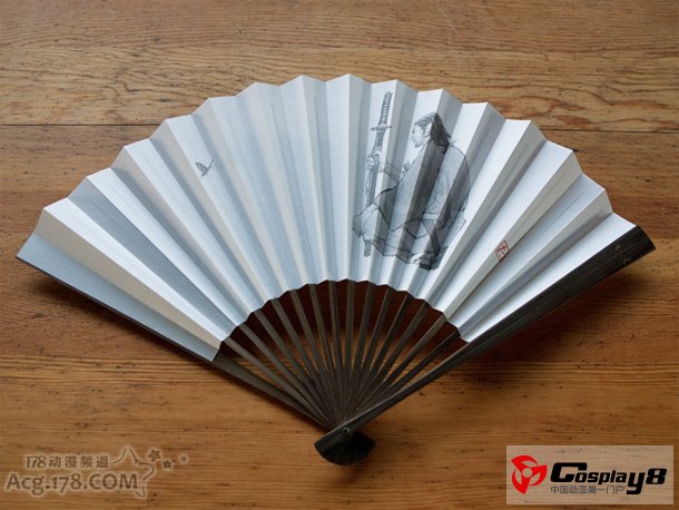 纯手工折扇图案是宫本武藏与佐佐木小次郎