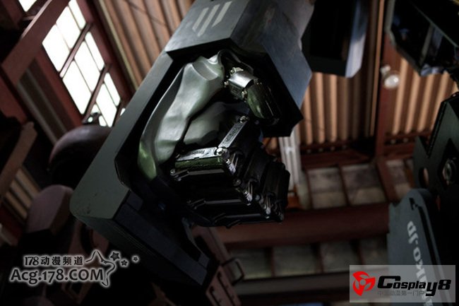WF2012夏巨型载人机器人KURATAS登场