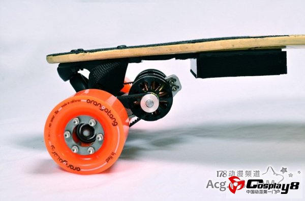 国外超便利短途移动《Boosted Boards》亮相
