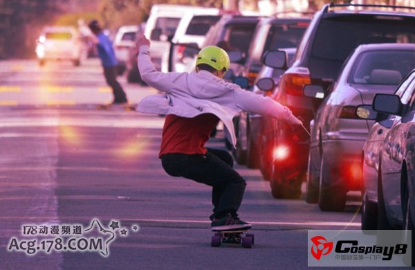 国外超便利短途移动《Boosted Boards》亮相