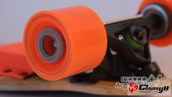 国外超便利短途移动《Boosted Boards》亮相