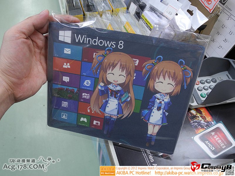 日本秋叶原Windows8系统现场 COSer现场助兴