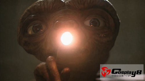 《E.T.》和日本漫画角色联合拍广告