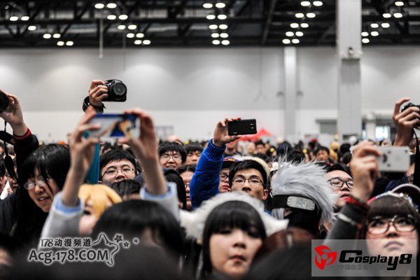 囧囧有神同人祭观众演出和伪娘真爷们大赛火爆