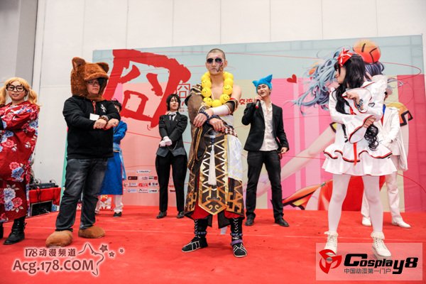 囧囧有神同人祭观众演出和伪娘真爷们大赛火爆