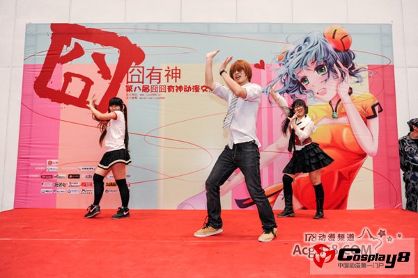 囧囧有神同人祭观众演出和伪娘真爷们大赛火爆