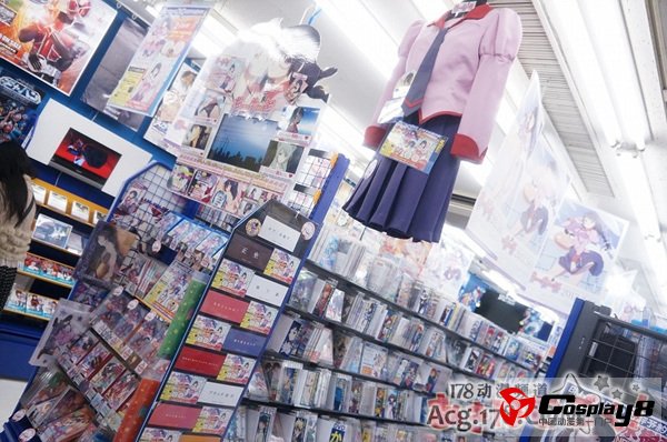 动画《猫物语(黑)》BD/DVD上卷已发售
