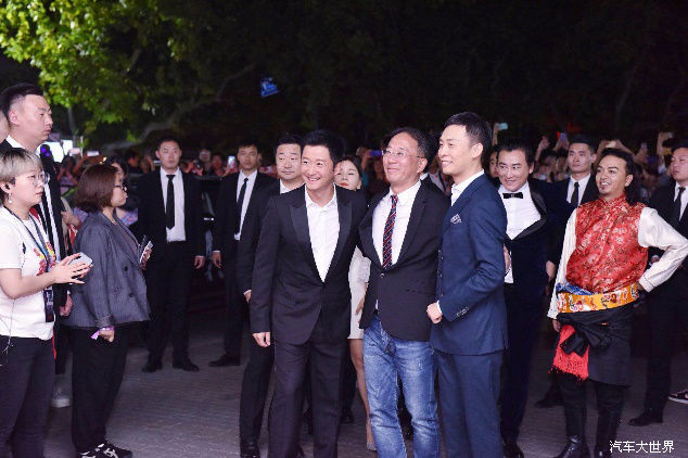 福特领界携手国庆重磅献礼片《攀登者》，927联袂登顶首映式！